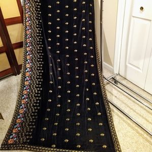 Fanncy velvet shawl